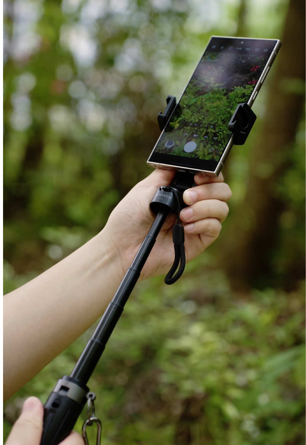 A versatile selfie stick phone stand! #neewer #selfie #tripod #Bluetooth #forphone #travel #phonephotography #Vlog #livestream #studio 