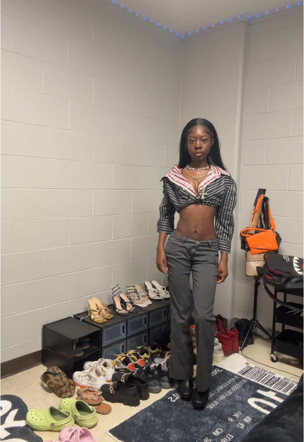 What WAIST….? #fyp #lowrisepants #outfitinspo #fyp #fashion 