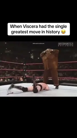 “Th-that’s interesting” 🫣 • • • #WWE #mondaynightraw #raw #smackdown #wrestling #aew  #throwback #nxt #newjapanwrestling