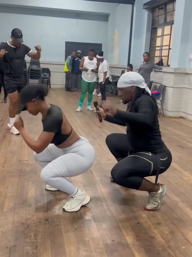 king of Squat 👑  #kingofsquats #glutesworkout #glutesgrowth #sentadillas #squats #exercises #fitnessmotivation #glutes #gym #Fitness #aerobics #southafrica #viralvideos 