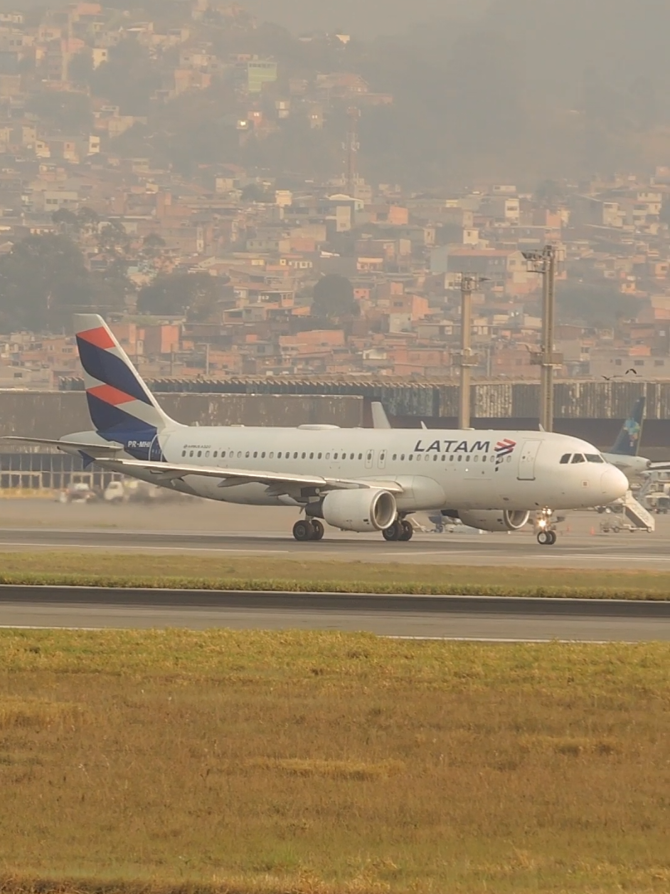 Takeoff AIRBUS A320 LATAM Airlines ✈️💙 - 📍GRU-AIRPOT  #morning #gruairport #airbuslovers #TAKEOFF #latamairlines #brasil🇧🇷 