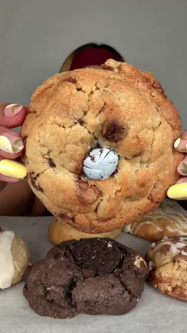 Trying @Made By Bernadine cookies for the first time 10/10 🍪 #cookies #mukbang #crunchy #mukbangasmr #eating #asmreating #Foodie #foodtiktok #crunchysounds #asmrfood #eat #asmrsounds #foodtiktok #eatingshow #hungrytiktok #muckbang #fyp #fypシ #foryourpage #viral   