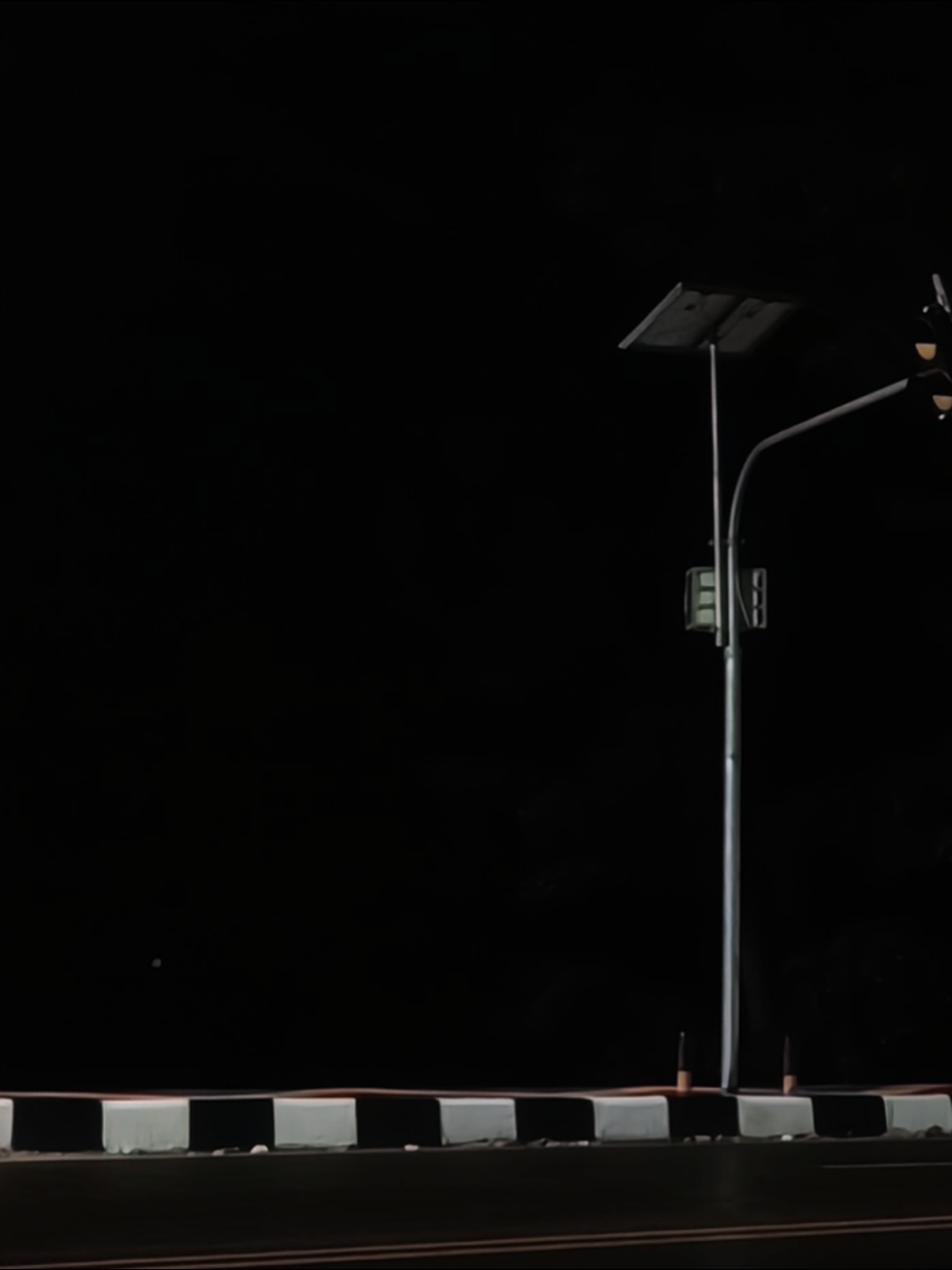 menyimpan seseorang di lagu ini>>> #naif #butahati #lyrics #fyp 