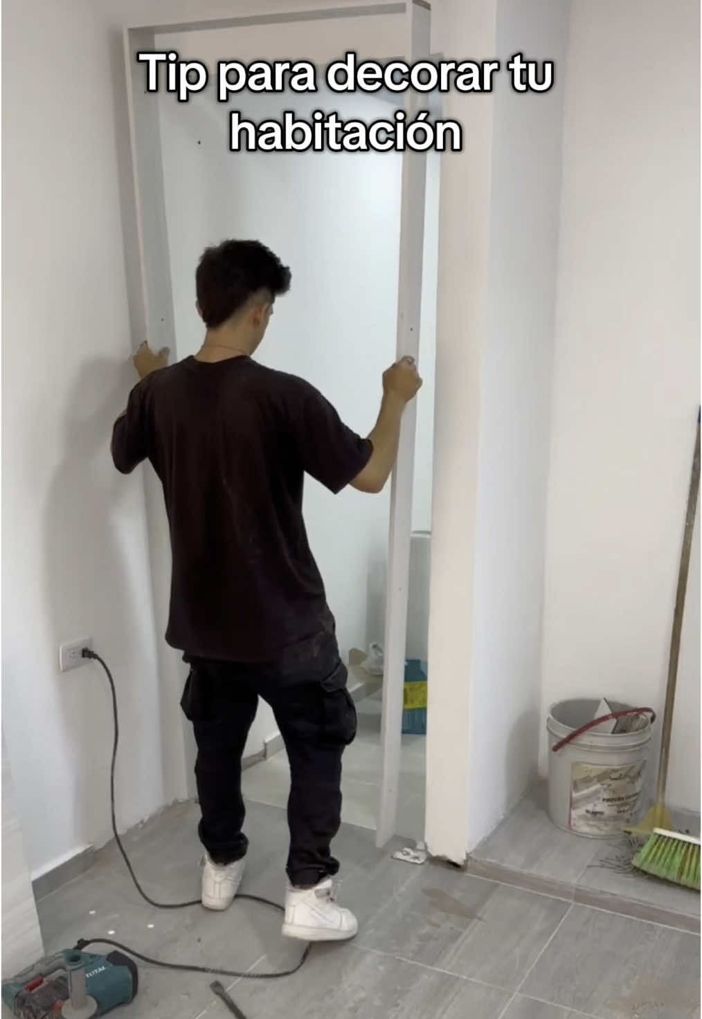 Instalación de puertas 🛠️  . . . . . . #asmr #DIY #homedecor #roomdecor #puertas #puerta 