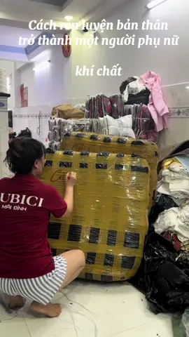 •	Không so sánh mình với người khác 	•	Không ngừng học hỏi mỗi ngày 	•	Biết im lặng khi cần và dám nói khi đúng 	•	Sống tử tế nhưng không dễ dãi Khí chất không phải để thể hiện, mà để làm gốc rễ cho một cuộc đời vững vàng#sơmisubici #SUBICI 