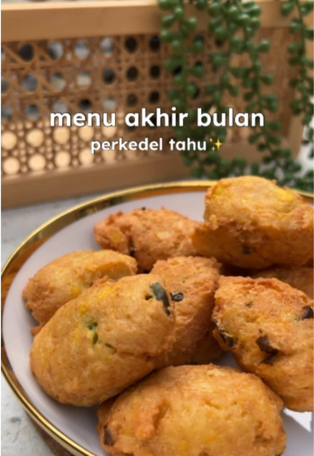 simple, hemat, tapi tetep nikmat🫶🏻 buat lauk bisa, cemilan juga oke~ happy weekend semua! #MenuAkhirBulan #PerkedelTahu #MasakIrit #MasakHemat #IdeLaukHarian #CemilanRumahan #ResepRumahan #masakanseharihari