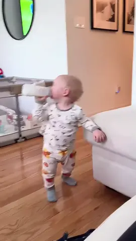 Hilarious baby’s fall accidents🤣🤣#funny #funnyvideos #baby #babiesoftiktok #toddlersoftiktok #fall #fyp #fyppp #🤣🤣🤣 