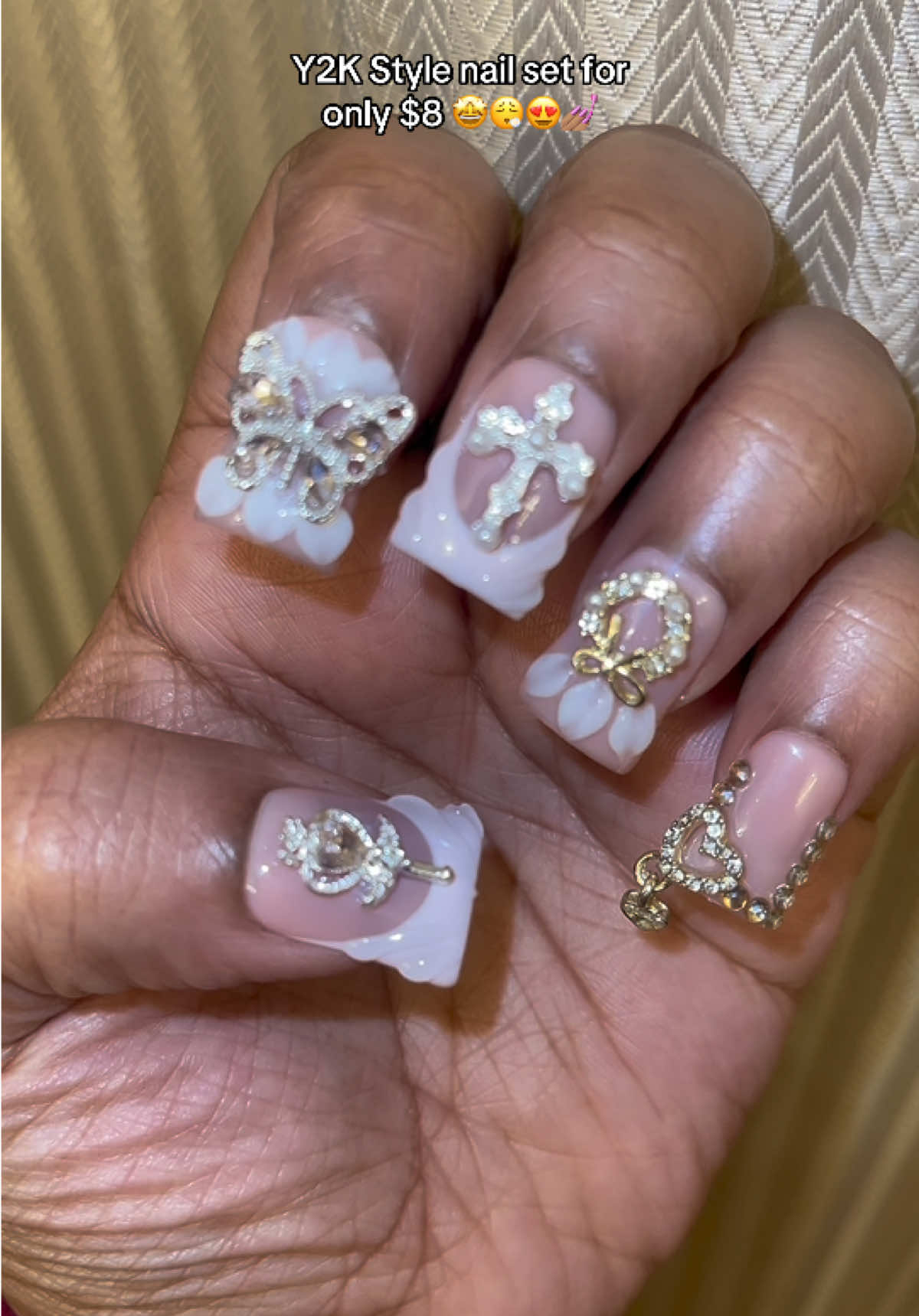 Me and press ons go together REAL bad 🤩😮‍💨😍💅🏽 @Delicate thing #y2kaesthetic #y2kstyle #pressons #pressonnails #diynails #junknails #ducknails #squarenails #nailart #shortnails #spotlightfinds #tiktokshopspringsale #tiktokshopspringglowup #imsoul 