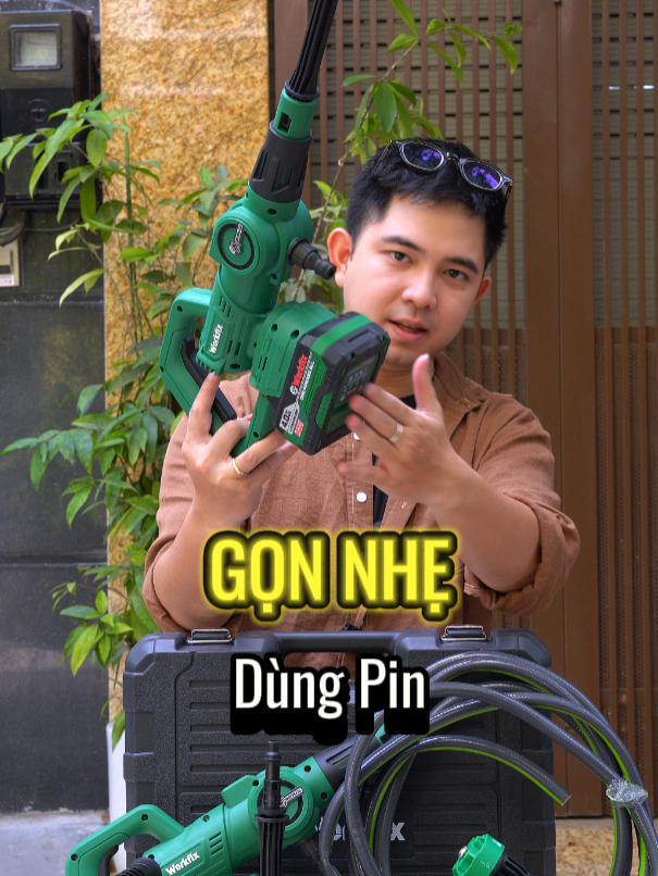 Máy rửa xe PIN, nhẹ hơn, gọn hơn, tiện lợi hơn mà độ khoẻ vẫn môt 9 một 10 với máy rửa xe điện? Có thể chứ sao không các bác ơi #mayruaxe #mayruaxepin #mayruaxeloidong