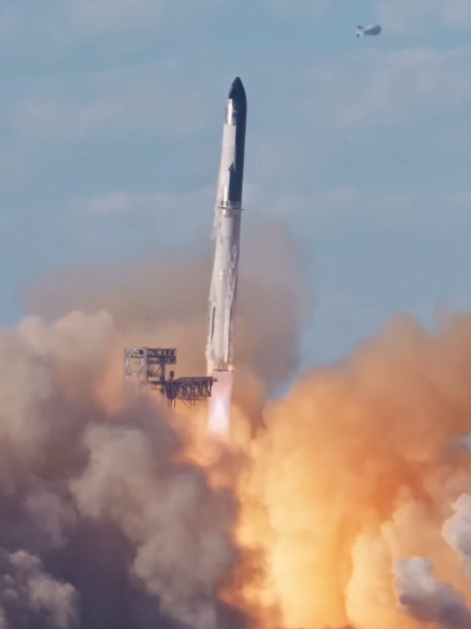 🔊 Sound of the 33 methane raptor engines of starship at liftoff from Texas  #CapCut #nasa #spacex #starship #elonmusk #engineering #methane #space #mars #moon ##raptor #launch #liftoff #thrust #engine #universe #spacerace #tothemoon #spacetok #space #rockets 