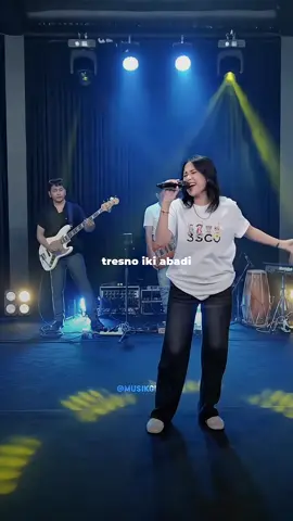Tresno iki abadi. ♪ AYANG AYANG @sasyaarkhisna15 #samusic #sasyaarkhisna #ayangayang #dangdut #dangdutjawatimur #lagujawa #musikgram__ #videomusik #liriklagu #fyp #fypシ゚ 
