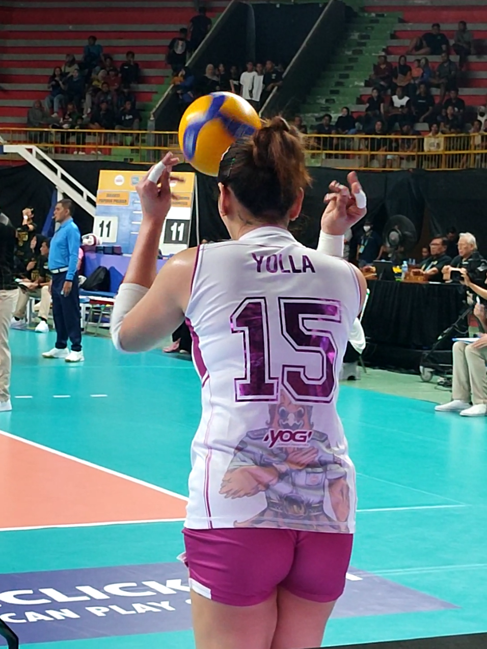 Nonton o Proliga cah, pemaine ayu ayu koyo ngene 🤩 #proliga #proliga2025 #voli #volicantik #voliindonesia #voliasik #moji #finalfour #fyp @yollayuliana1515 @popsivopolwanvolleyball 