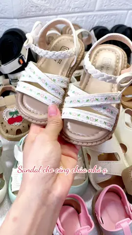 [ QC ] Dép quai hậu cho bé quai chéo nơ xinh xắn êm chân QCCC full hộp trắng  cho bé từ 1 tuổi #xuhuong #viral #giaychobe #giayxinhchobe #capcut #depxinhchobe #depsandal #deptapdichobe #depquaihau 