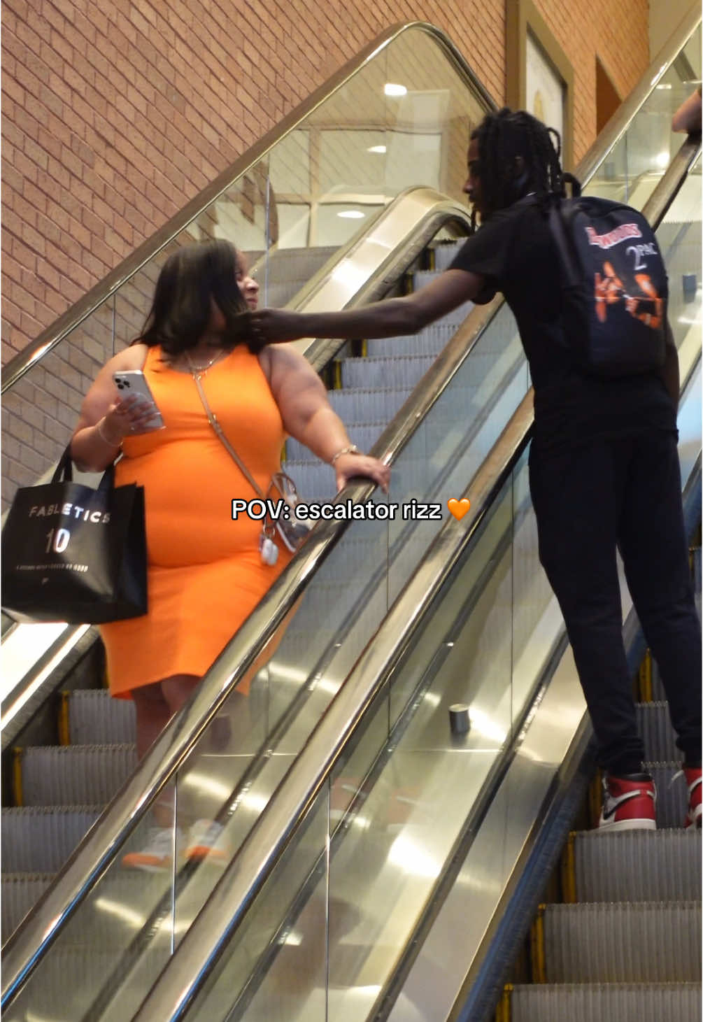 Escalator rizz 🧡(cologne in bio) - #fyp #trending #savi #escalator #rizz #movie #movieclips #smooth #africa #spain #aregentina #cologne #bluenvy #bbwoftiktok #shortmovie 