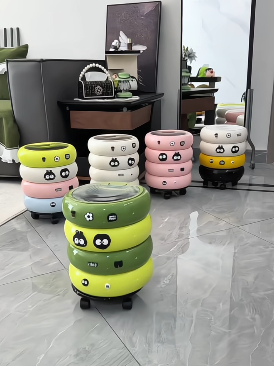 Thùng rác này không chỉ đẹp mà còn rất thiết thực. Sản phẩm có bánh xe đa năng giúp di chuyển dễ dàng và nắp mở khi ấn có thể ngăn mùi thoát ra ngoài-! #thungrac#thungracthongminh#thungdungrac#thungdungracsangtrong#thungracsangtao#thungracphongkhach#thungracgiadinh#giadungtienich