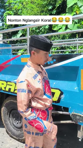 Nunggu yg kerja istirahat lama😂😂😂 #komedi #viraltiktok #HassanSuLe 