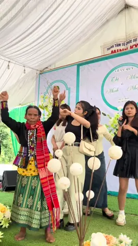 Đăng lên đây để sau coi lại🤣 #damcuoi #74quangtri #bruvankieu74 #viral #BaNang 