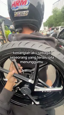 seharusnya kita udah setahun😞