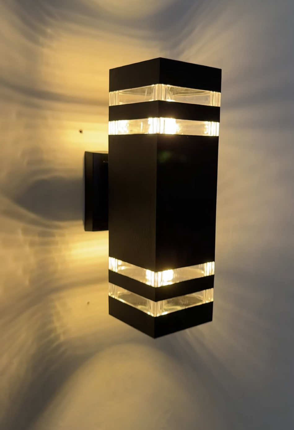 ไฟติดผนังภายนอกมีราคาประหยัด ติดตั้งง่าย และทำให้สวนของคุณดูสง่างามและสดใส #walllamp #e27 #โคมไฟติดผนังภายนอก #luckyled 