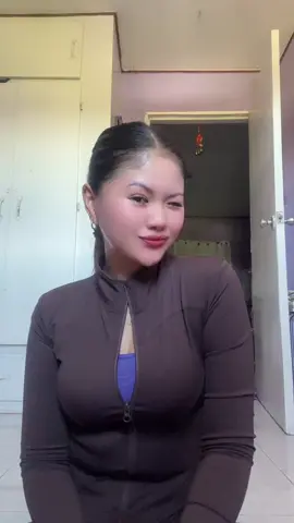 Prep para sa heat training. 🤣  #runner #Running #runnergirl #runnerslife #runnerthings #Running #runningmotivation #heattraining #training #trainingday #trainingseason 