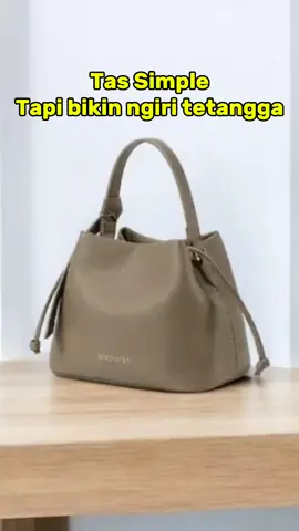 Yang lagi rame jadi pembicaraan nih tas pengaruh perang dagang guys #tas #tascewek #tasselempang 