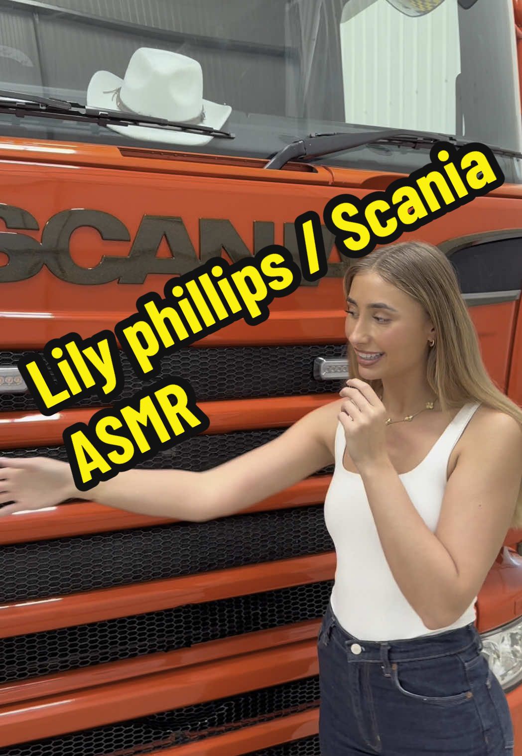 A bit of Scania ASMR with @Lillian Phillips  #truckdriver #trucking #scaniav8 #scania 