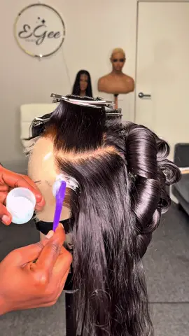 Ever wondered how to get that salon finish on your wigs at home? Here's a quick breakdown of our styling process...easy, effective, and beginner-friendly. #wigmaker #gluelesswig #australia #egeehairs 