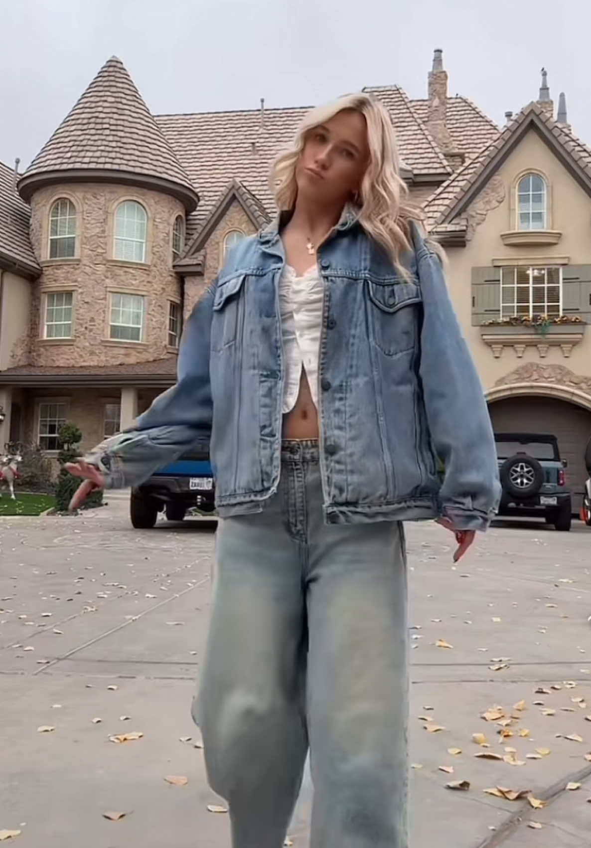 it’s getting sticky #sticky #paisleenelson #notenoughnelsons #dance #fitcheck #utah 