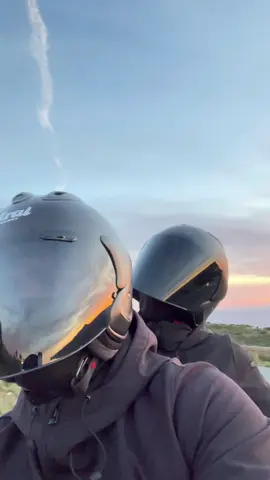 Sous balade 🌅 #arai #moto #pourtoi #sunsetlover 