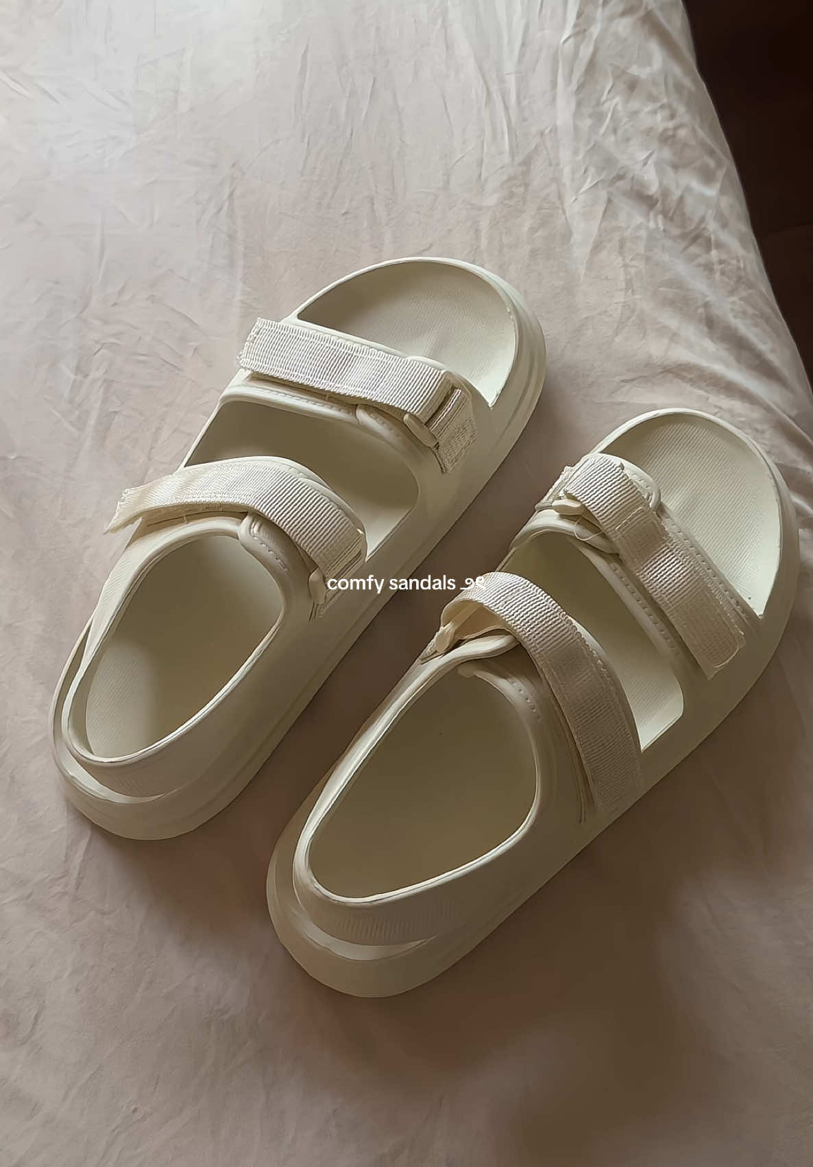 this is sooo comfy! #sandals #comfysandals #sandalsforwomen 