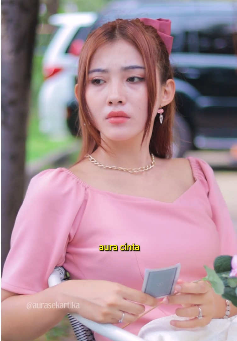 Pesulap jalanan ahli menypu. @Selfietime Shorts  #SerialTikTok #TikTokTainment #TikTokSeries #TikTokSeriesFuture #drama #aurasekartika #suneedaycreative #dramatiktok #viraltiktok #kehidupan #aura  #cinta #pesulap #modus 