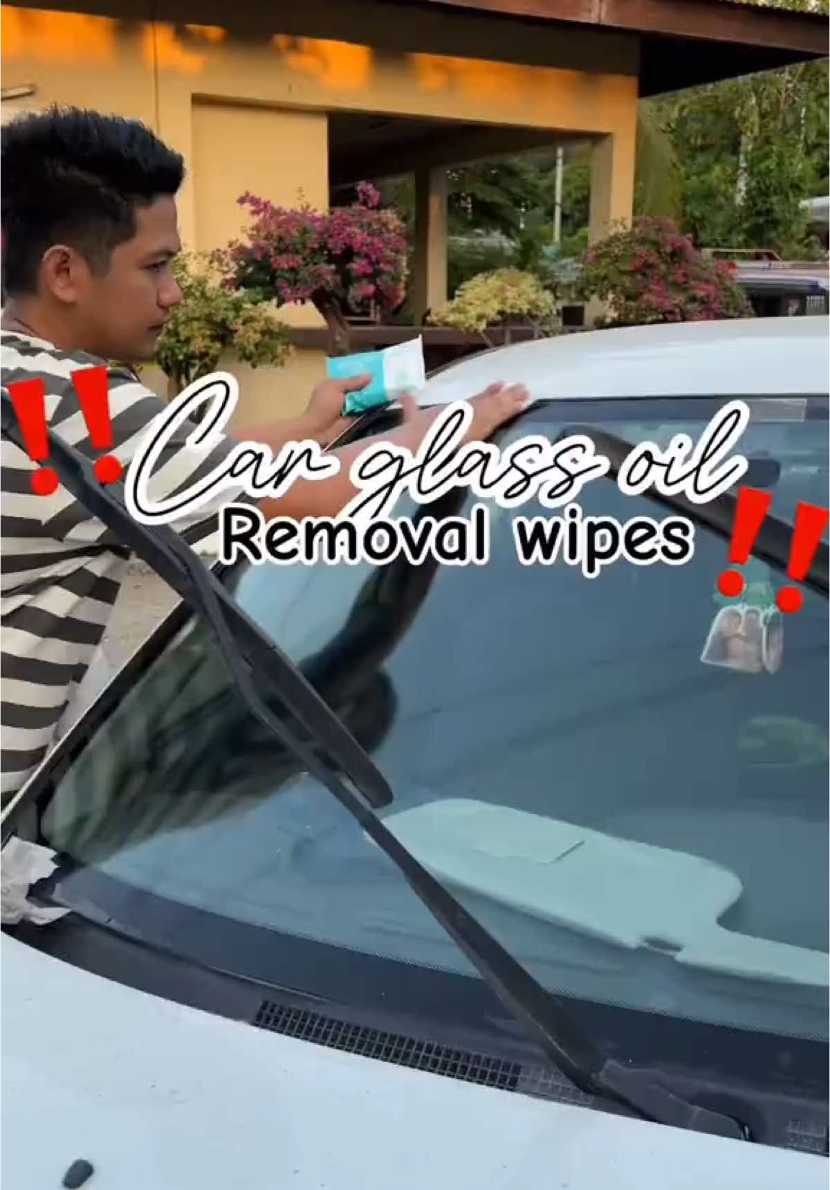 Para sa malinaw na windshield, itry niyo na itong car glass oil removal wipes #fyp #budolfinds #car #wipes #nongreasy #tiktokfinds 