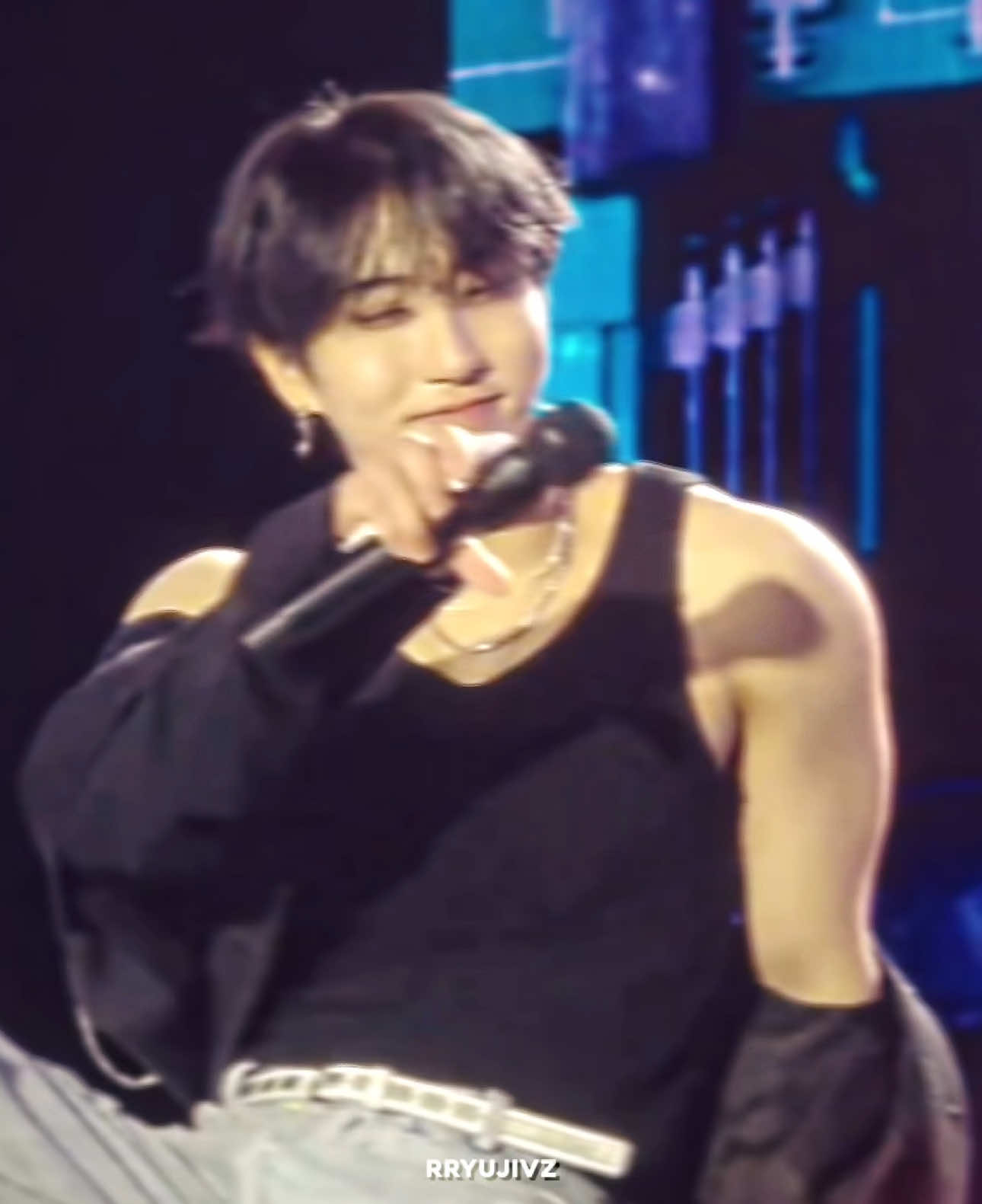 #HANJISUNG been looking way too fine lately || #fyp #foryou #edits #kpopfyp #kpop #viral #kpopedit #fypage #skzedit #hanedit #straykidsstay #hanjisungedit #hanskz #straykids #trending #aftereffects #ae #aftereffectsedit #straykidsedit 