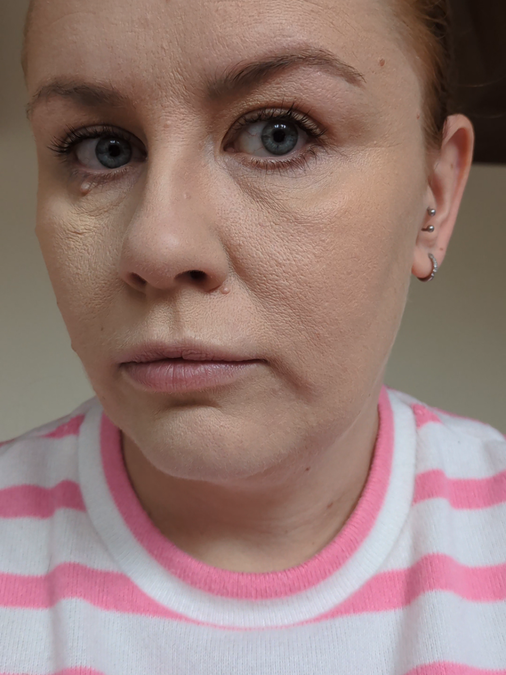 HELP!! I'm at my whits end with trying to hide/minimise these disgusting large pores on my face. I'm getting so overwhelmed (and skint) with all the different products I've been told to try. What am I doing wrong?  I have an oily T-Zone and dry out face/dry spots across my face  #makeupproblems #makeup #largepores #skincareproblems #helpagirlout #over30skincare #over30smakeup 