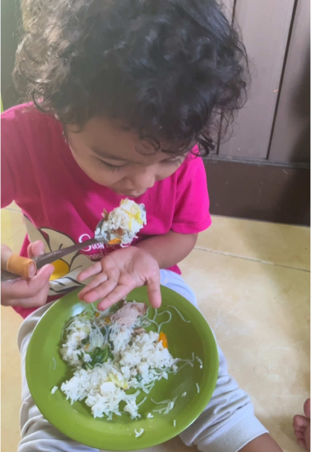 dulu anakku susah bgt utk makan! Sampai aku udh bingung bgt, tapi setelah kenal sama madu so honey jr, jadi berbalik 180derajat! Anakku jadi lahap @sohoney_jr  #sohoneyjr #sohoney_jr #nafsumakananak #solusianakgtm #vitaminanak #vitaminsohoneyjr #anakmakanlahap #anaklahapmakan #anaklahapmakan #bayilucu #anakgtm #gtm