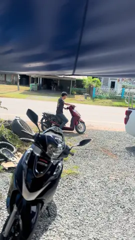 ข้างแมนๆครับรถขี่เล่น#แฝดตราด😎 #ช่างอ๊อฟท่าพริก👿 #หลีด125