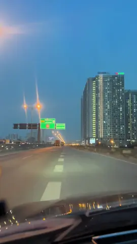 Đã vội mà lúc nào cũng có vài xe trong làn khẩn cấp 🙄 #viral #xuhuong 