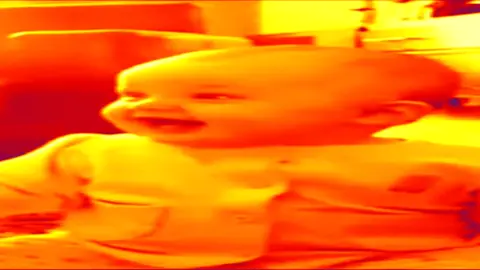 BEBÊ RINDO (COMPLETO) - ESTOURADO #memes #audio #brazil #loud #famous #video #meme #edit #meme #audio #estourado 