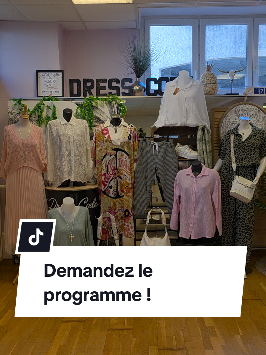 Showroom ouvert ce samedi de 14h30 à 18h30 et Live ce dimanche à 18h30 🥰 Bon week-end  #dresscodegap #live #shopping #shoppinglive #vetementsfemmes 