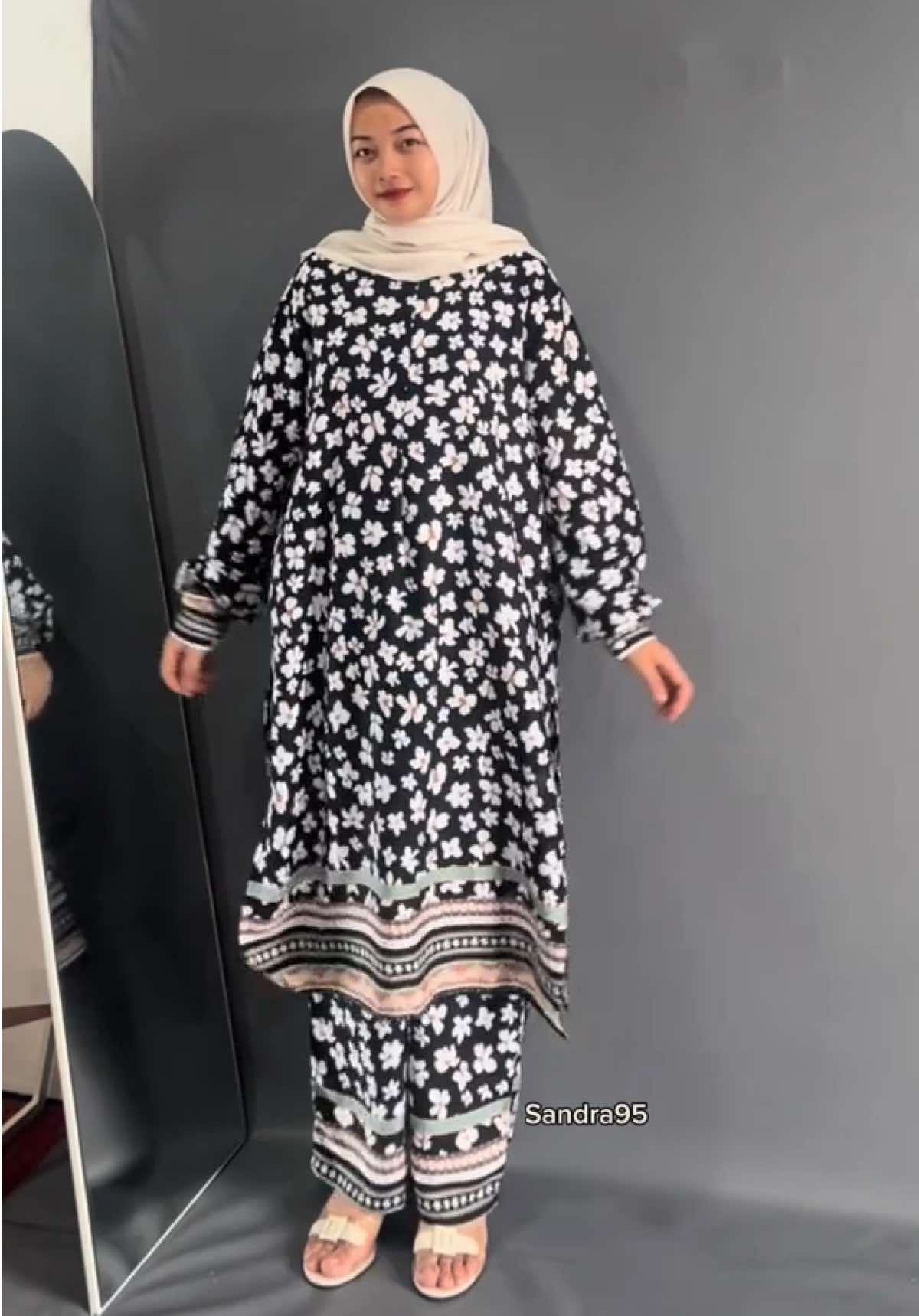 Yg dipake shenina black #oneset #onesetwanita #onesetoutfit #onesetpremium #onesetkekinian #onesetviral #onesetjumbo #onesetmurah #stelan #stelanwanita #setelan #setelanwanita #setelanviral 