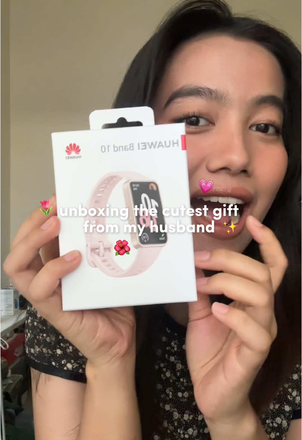 unboxing my first smartwatch 🎀🎁 #smartwatchhuawei #huaweiband10 #smartwatch #smartwatchviral #unboxing #unboxingvideo ng
