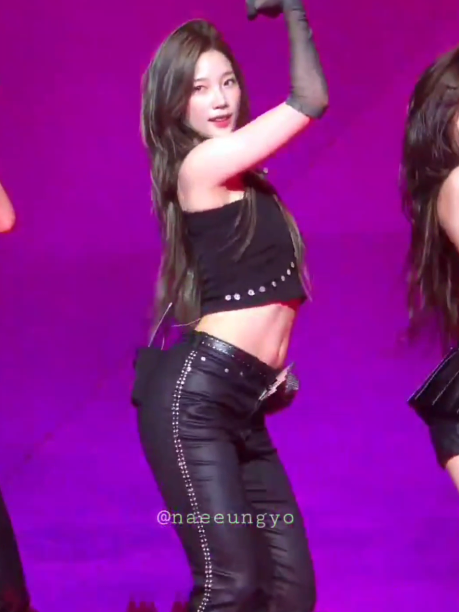 TODAY EASY_CRAZY_HOT KAZUHA antifragile Queen ⚜️  #나카무라카즈하 #르세라핌카즈하 #추천떠라 #르세라핌컴백 #EASY_CRAZY_HOT_INCHEON #EASY_CRAZY_HOT #카즈하 #kazuha @LE SSERAFIM 