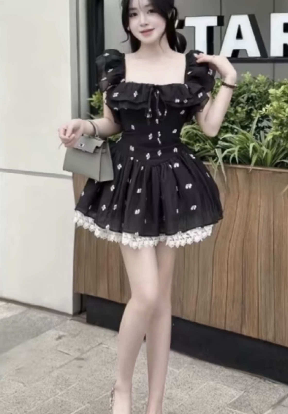 #Đầm Tơ Hoa Trễ Vai Phối Ren#xuhuong #xuhuongtiktok 