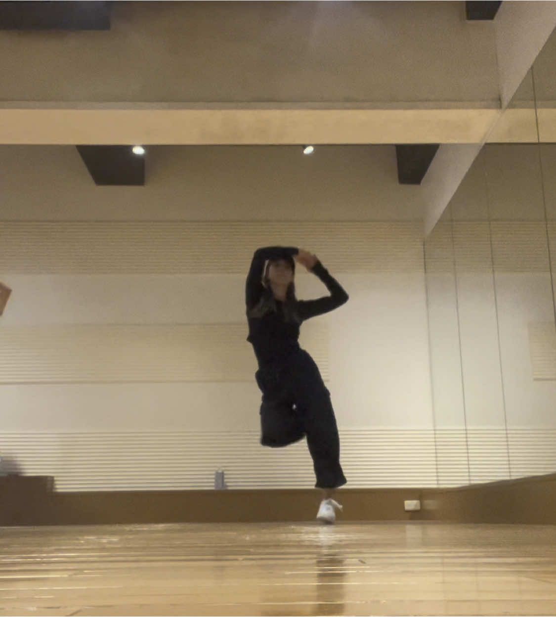 激レアダンス動画 本当は嫌だけどw 昔はもっと踊れてたんだけどなー、、、笑 あ、歌配信者ですw #パフォーマンスキングカラオケ館 #祈世麻里 #きせまり 