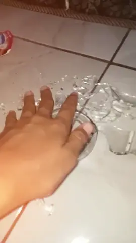 sakit banget:)  #fyp #foryou #lewatberanda #gasukaskip📵 #sakitbanget #beling #pecah #🙂 