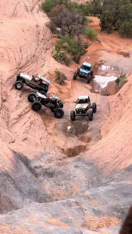 Area BFE owner Rob, flying up Hells Gate in Moab🚀 #utah #moab #crawling #jeeping #hellsgate #hellsrevenge #offroad 