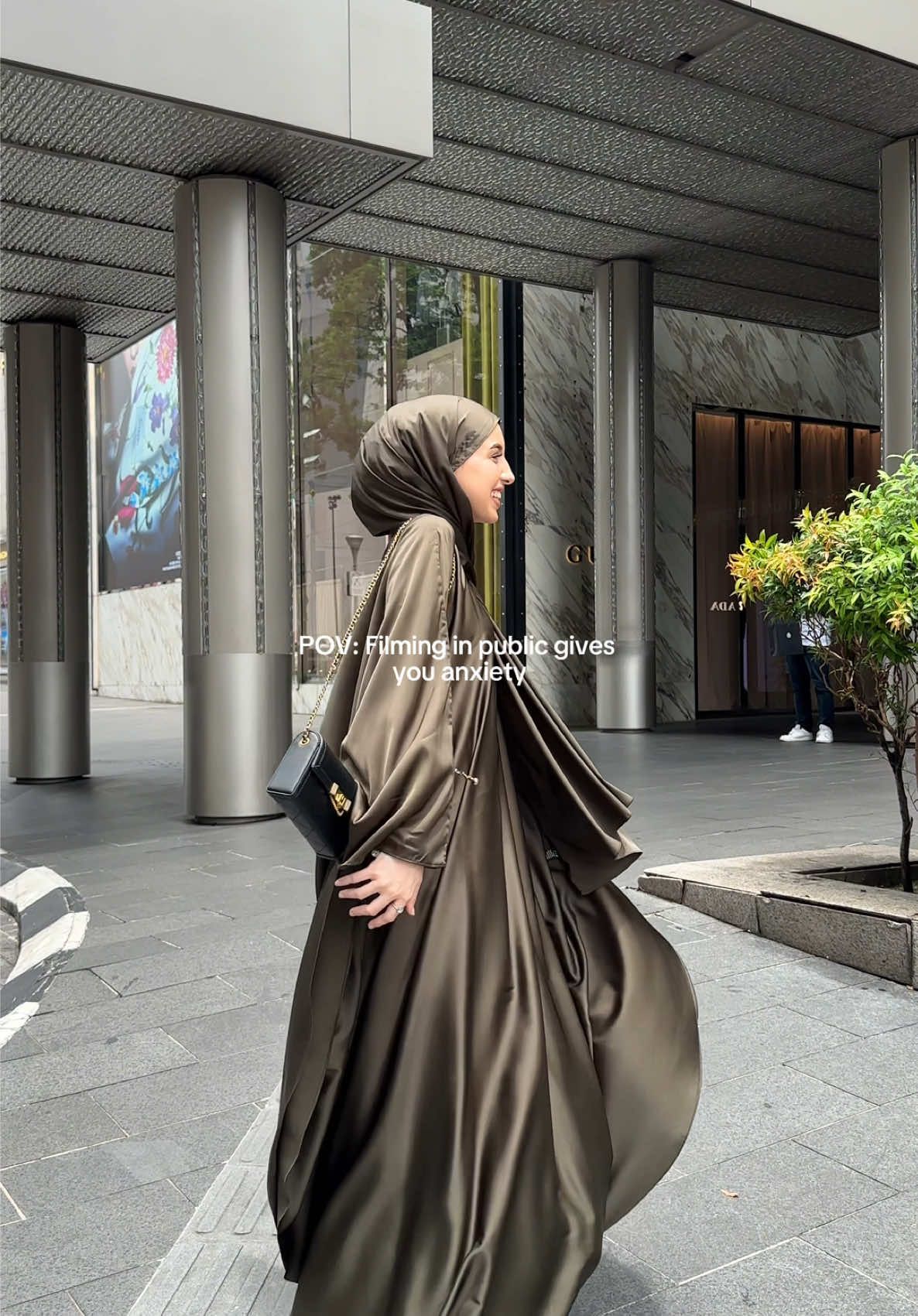 A fashion girlie struggle 😭 Can you relate? This is Eid Kaftis in Moss 🫶🏻#outfit #fitcheck #abayagirls 