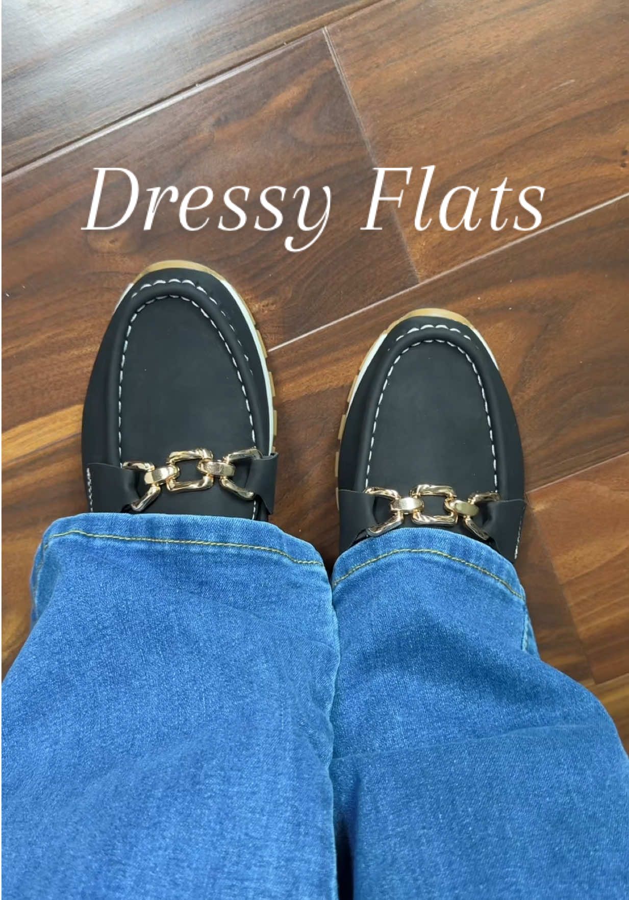 These dressy flat shoes are so comfortable! They come in several colors✨ #shoes #flatshoes #dresstoimpress #fashion #shoestyle 