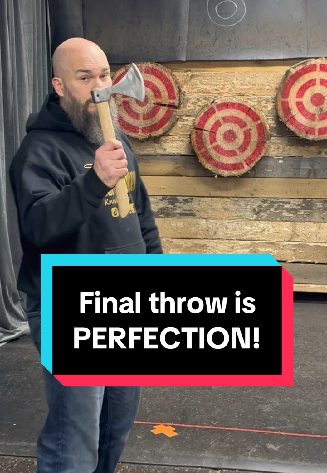 World champion axe and knife throwing champion! Here I throw axes no spin underhanded. It is a true instinctive way of throwing axes where distance doesn’t matter. The last one is the best throw I could have wished for just PERFECT!!  The axes are not sharp and all was done with highest regard of safety. Thanks for tossing me the axes in a safe way @Rille!  #worldchampion #perfect #trickshot #soulthrower #viking #unbelievable #pehart #likeaboss #skills #axethrower #axe #catch #knifethrower #boom #epic #superaxe
