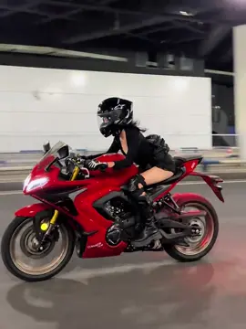 #xedepgaixinh #ngamgaixinhplus #girlbiker #bikelife #gaixinhmoingay #nutaixexinhdep #xedepmoingay #motorcyclegirl 